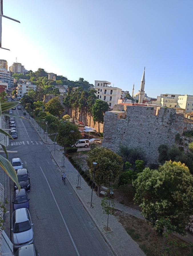 Lukas Apartament Vollga Durrës Buitenkant foto