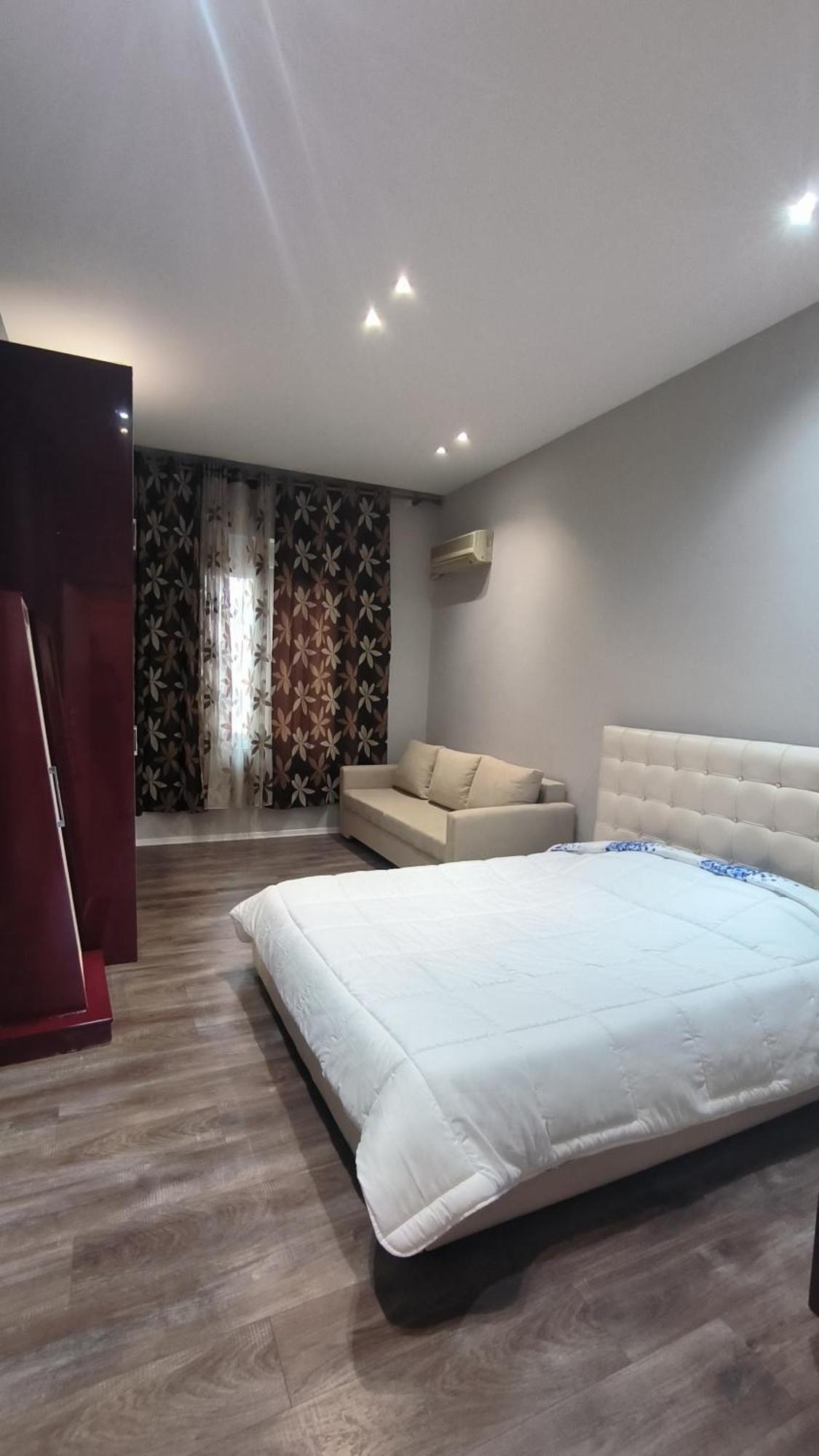 Lukas Apartament Vollga Durrës Buitenkant foto