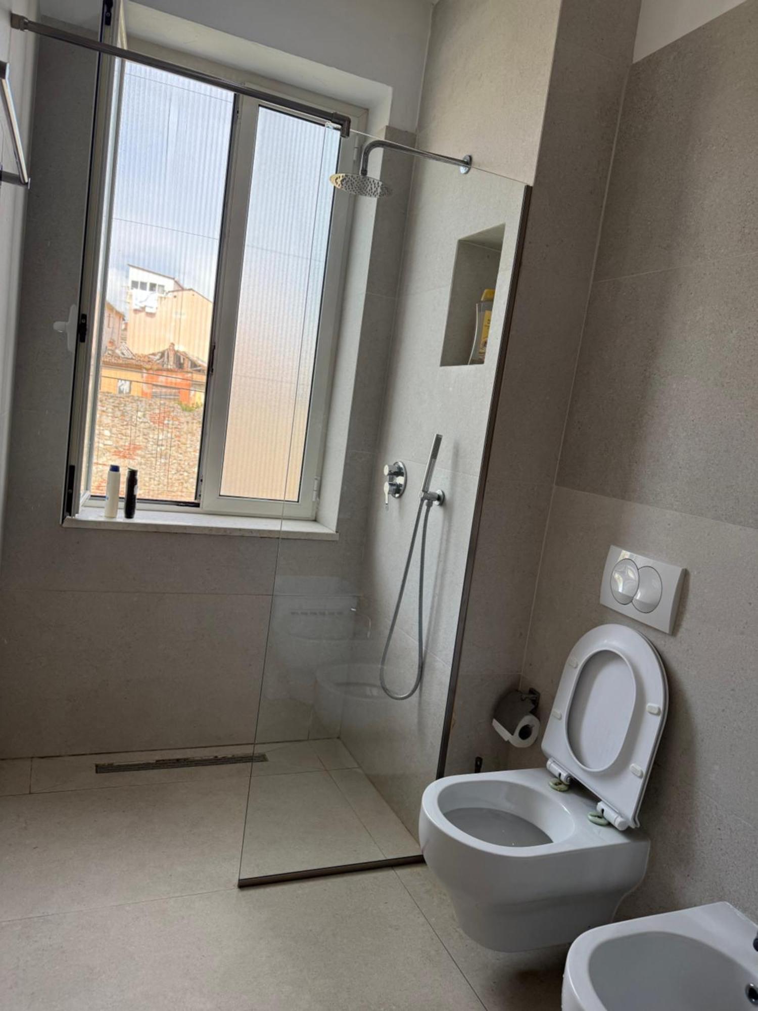 Lukas Apartament Vollga Durrës Buitenkant foto